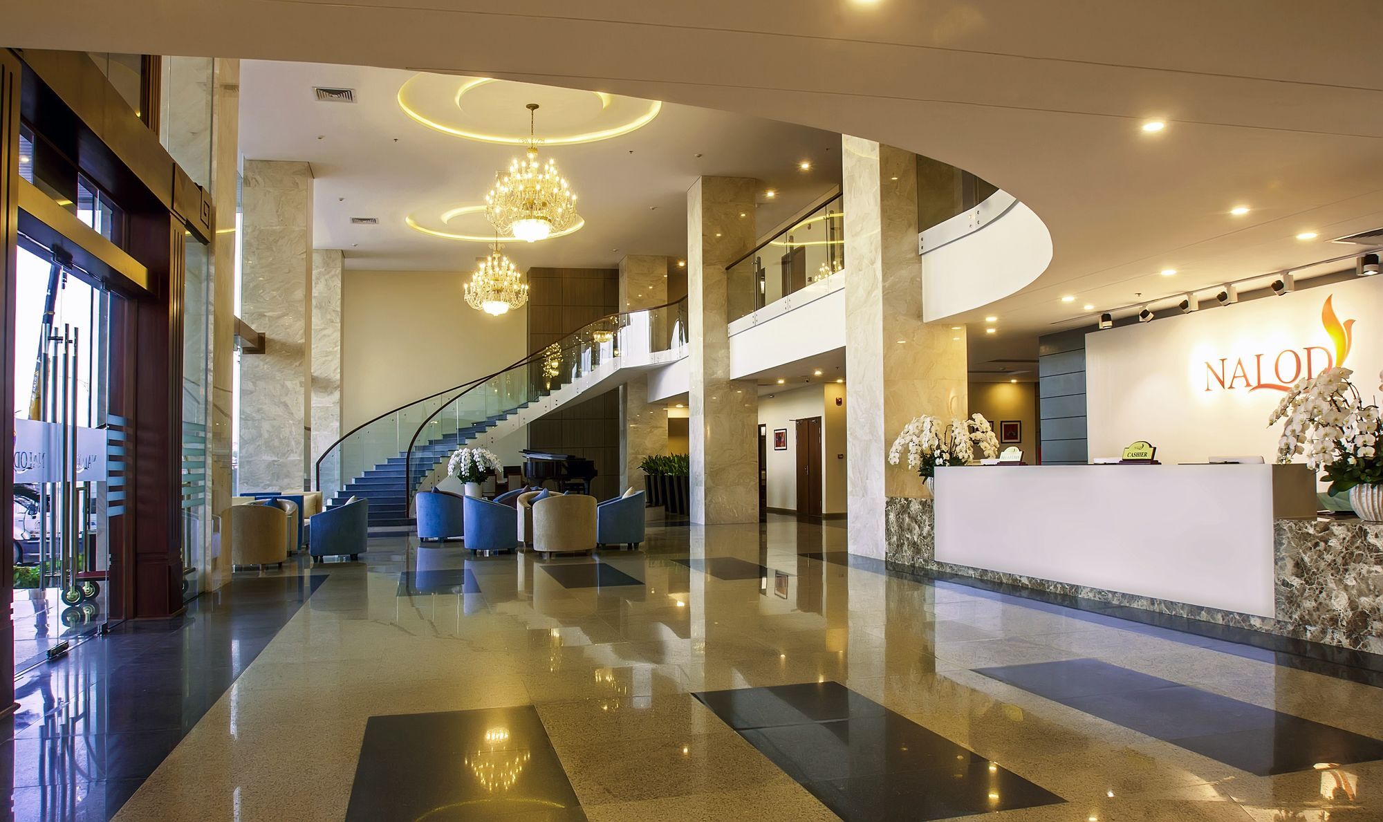 Nalod Khách sạn 5*